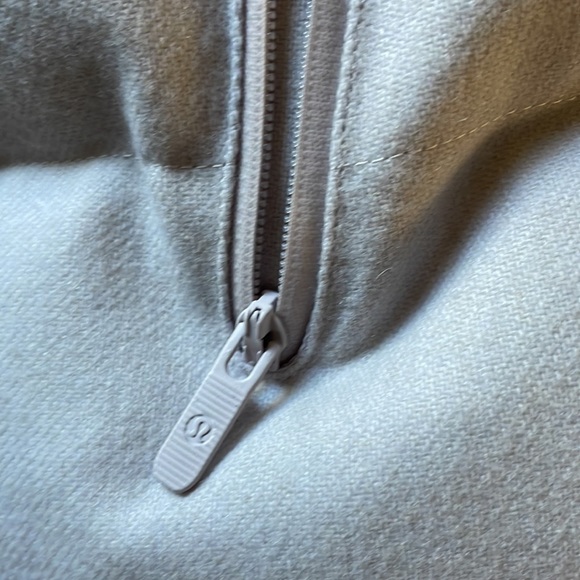 NWT Lululemon Wunder Puff Jacket 8, sadly did not fit me, - Picture 13 of 16